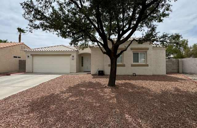 5417 Redview Ct / Beautiful  Cozy 3 Bed, 2 Bath Home (Non HOA!). photos photos