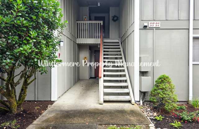Fully Furnished ground Floor Unit in Convenient Location photos photos
