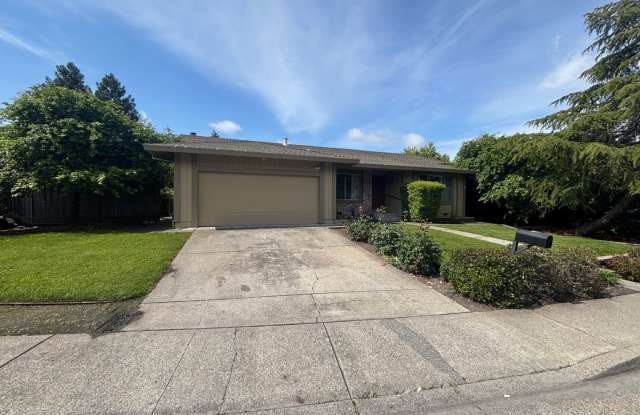 3 bedroom 2 bathroom Single Family Home with A/C in Santa Rosa's Larkfield Area photos photos