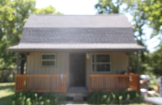 Cabin/Tiny House, 1 bed, 1 Bath on 2 Acres photos photos