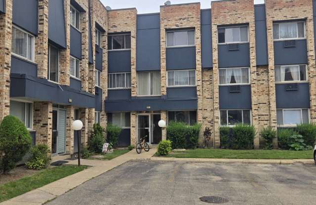 8655 1/2 W Foster Avenue photos photos
