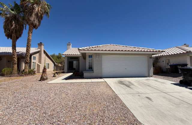 Charming 3 Bedroom Home with Optional Furnishings & Spacious Backyard photos photos Charming 3 Bedroom Home with Optional Furnishings & Spacious Backyard photos photos