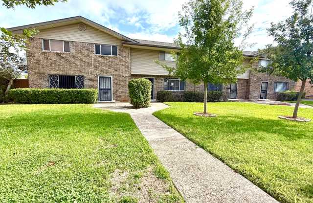 **Move-In Special**3-Bedroom Townhouse with Water Included & Community Pool! Gallery 1