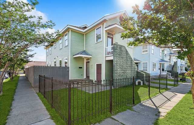 2437 Conti St. photos photos