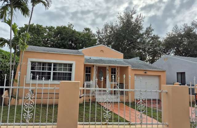 28 NE 49th St photos photos