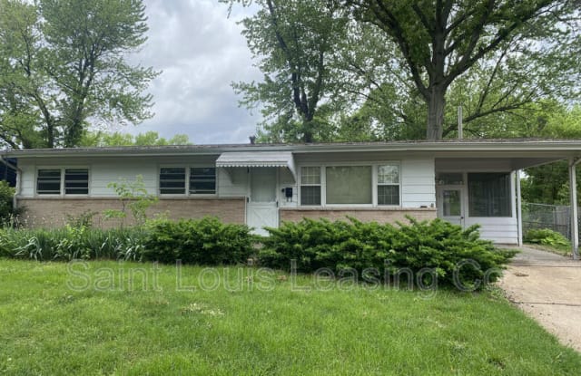 2045 Thunderbird Ave - 2045 Thunderbird Avenue, Florissant, MO 63033