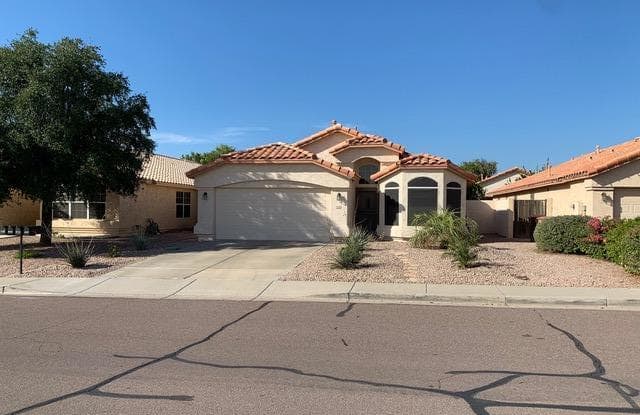 9710 W RUNION Drive - 9710 West Runion Drive, Peoria, AZ 85382