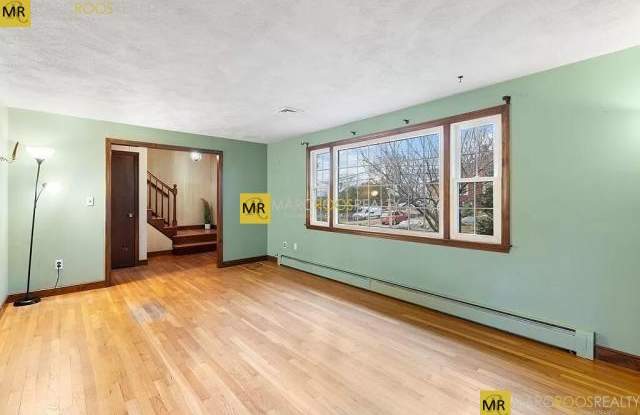 29 Montague St. Gallery 4