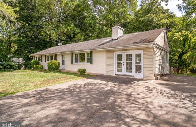 4005 LAKE BOULEVARD - 4005 Lake Boulevard, Woodburn, VA 22003