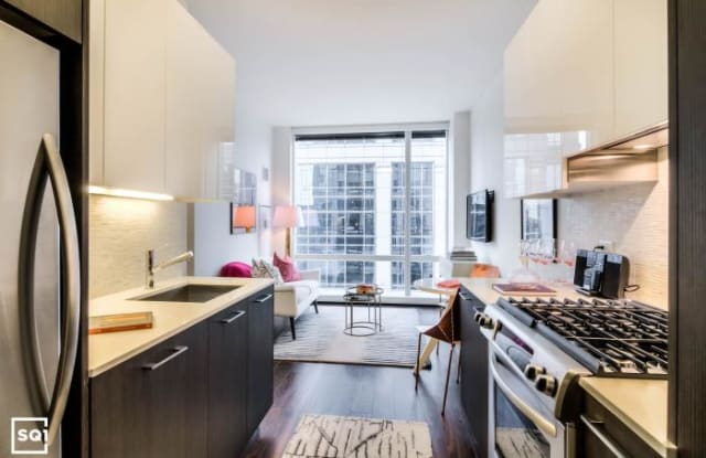 121 West Wacker - 121 W Wacker Dr, Chicago, IL 60601