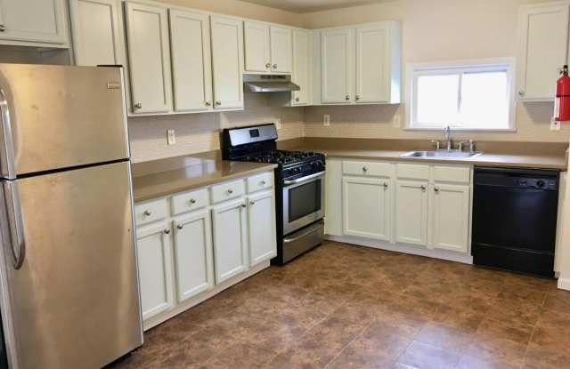 200 7th Avenue unit: 3 photos photos