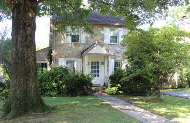 Alexandria/Braddock Heights - 2702 Ridge Road Drive - $4,475.00 photos photos