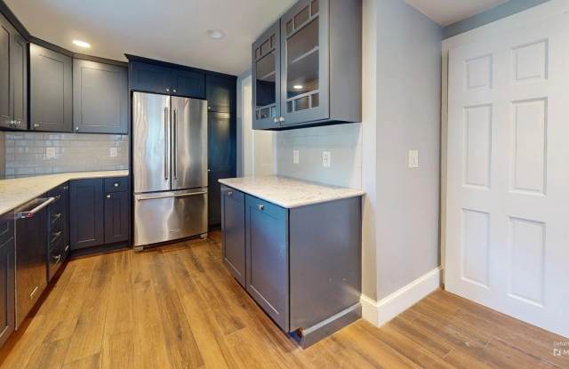 55 Brentwood St photos photos