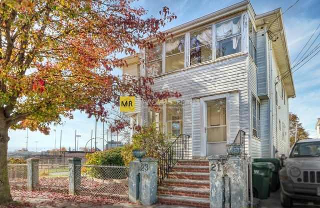 21 Renfrew St - 21 Renfrew Street, Medford, MA 02155