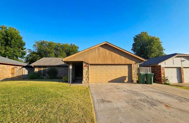 3 Bed, 2 Bath, Partially Updated in Yukon photos photos