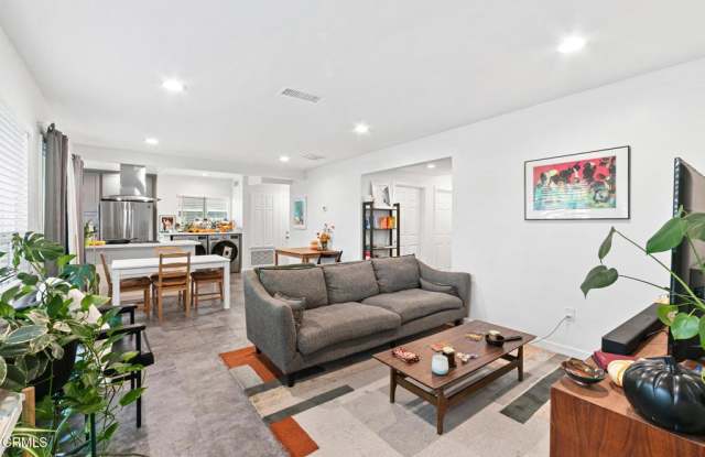 2664 S La Brea Avenue photos photos