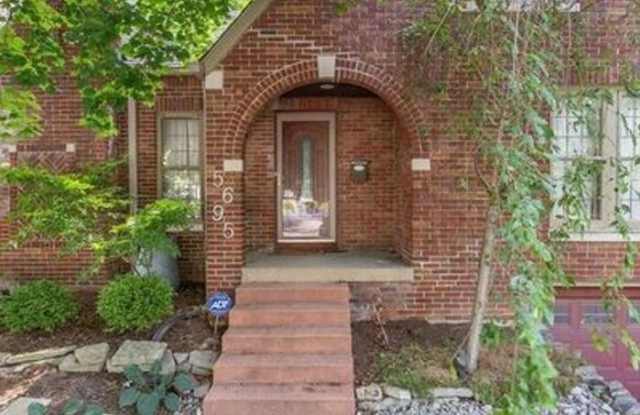 5695 North College Avenue Gallery 2