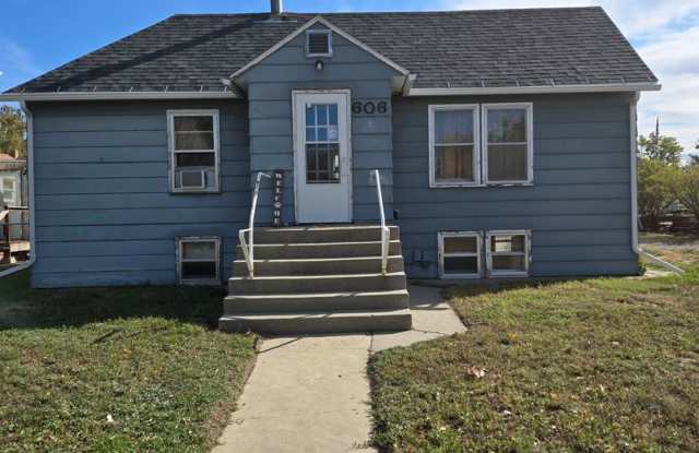 Sheldon 606 North Prairie photos photos