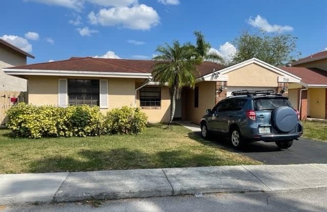 710 Willow Grove Ter - 710 Willow Grove Terrace, Davie, FL 33325