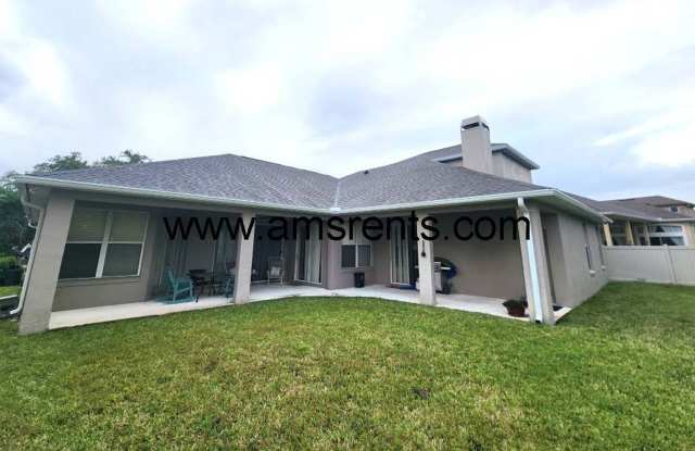 Spacious 5 bedroom home in Hunter Creek Gallery 3