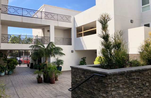 Stunning 2B/2BA Pacific Beach Condo w/ Parking  Few Blocks from Beach! photos photos