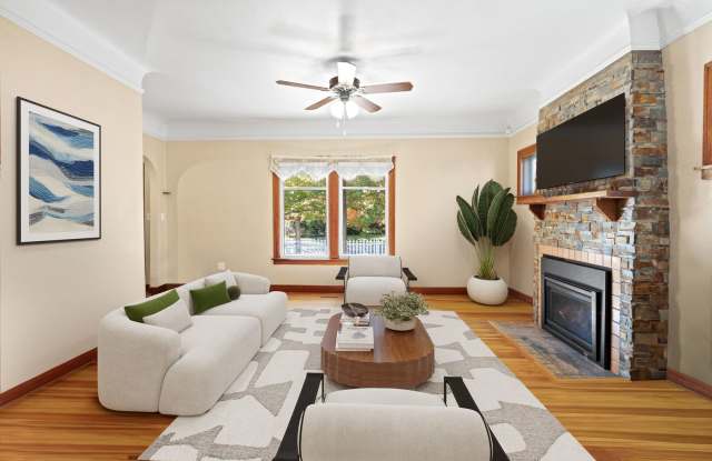 Historic Waverly Place Home on Corbin Park! LEASE BEFORE NOV 1 FOR SPECIAL PRICE OF $2650! Gallery 1