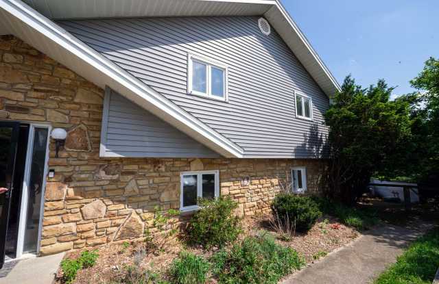 Short Term Rental Family Home Gallery 3