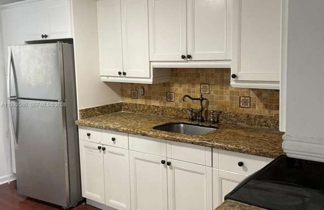 222 SW 1st St photos photos