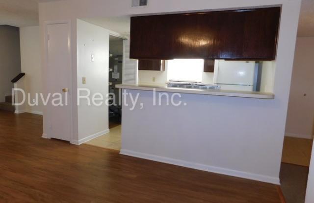 5532 Pinebay Circle South Gallery 4