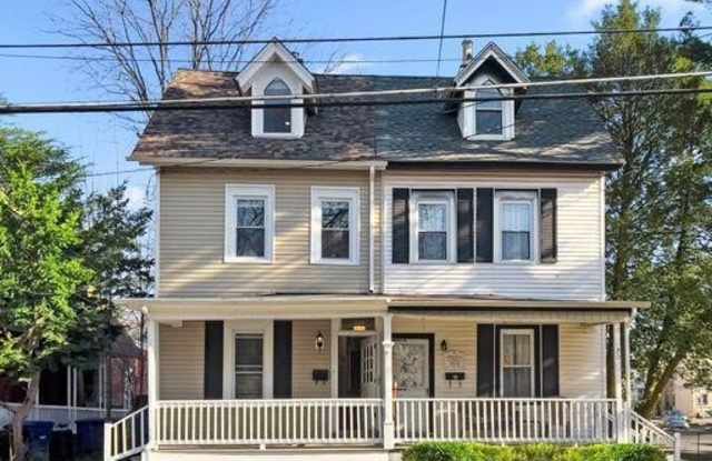 22 E 2ND ST photos photos