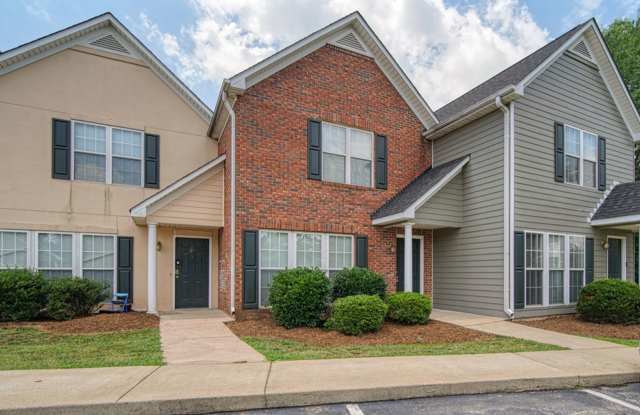 Freshly Renovated 2 BR, 2.5 BA Townhome Centrally Located between Spartanburg  Downtown Greenville photos photos