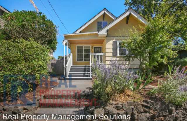 3818 SE 62nd Ave - 3818 Southeast 62nd Avenue, Portland, OR 97206