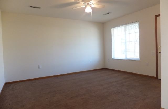 Large 2 bedroom apartment with washer/dryer hookup.  55+ community Gallery 2