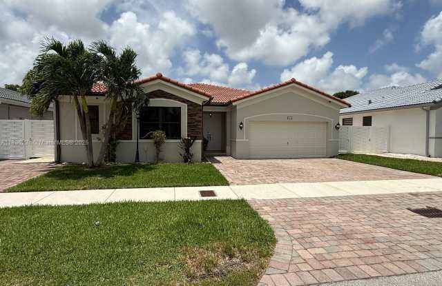 13631 SW 272nd Ter photos photos