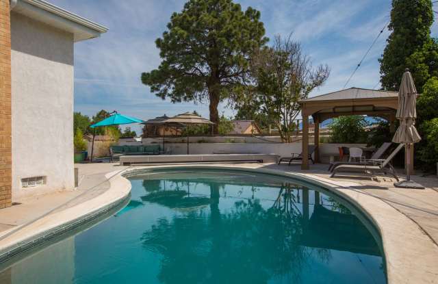 808 Laurel Circle Southeast photos photos