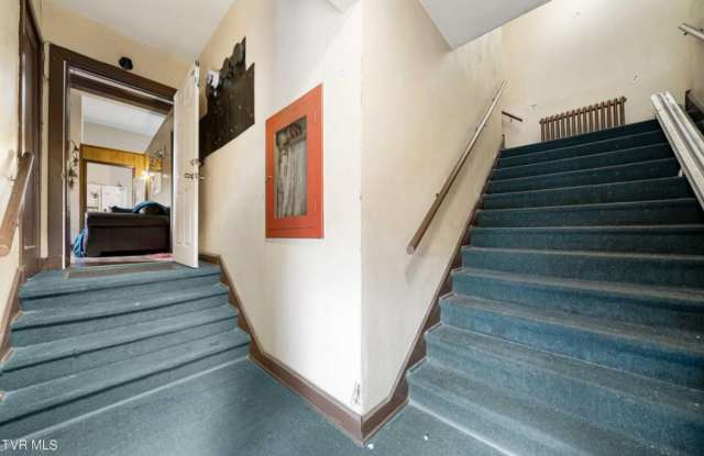 2020 E, Center St photos photos