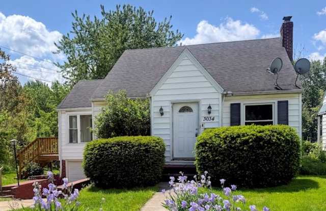 Spacious 2 bedroom with bonus room for rent - Canton NW photos photos