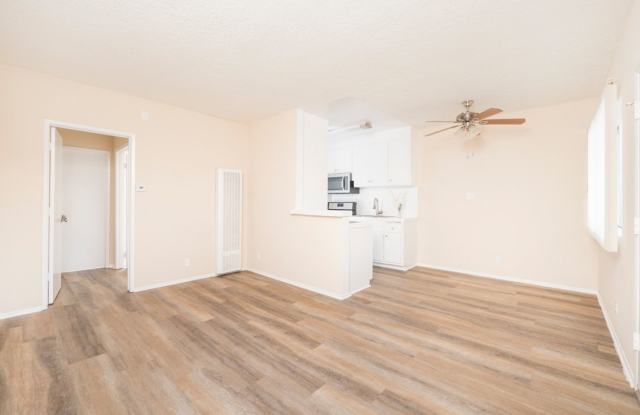 1645 N. Winona Blvd. photos photos
