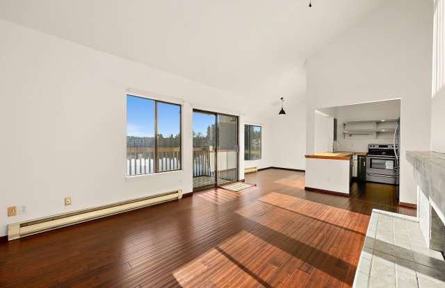 Top-Floor Condo with Panoramic Lake Easter Views, Vaulted Ceilings & Modern Updates! photos photos
