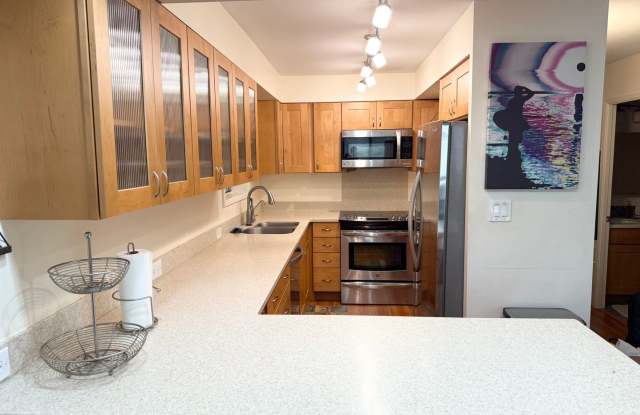 Makiki - Ka Hale Mo'i 2-bedroom 1.5-bath 1-covered parking condo unit Gallery 3