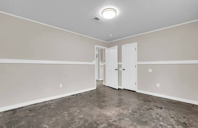Recently Renovated 2 Bedroom 1 Bath Apartments for Rent! Gallery 3