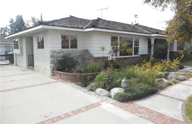 8538 Gainford Street Gallery 2