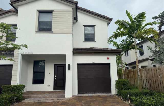 267 SW 159th Pl photos photos