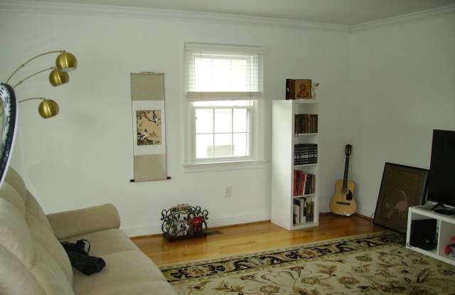 402 CLIFFORD AVENUE Gallery 3