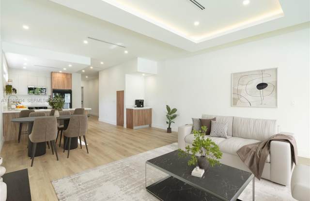 1421 SW 24th Ct photos photos