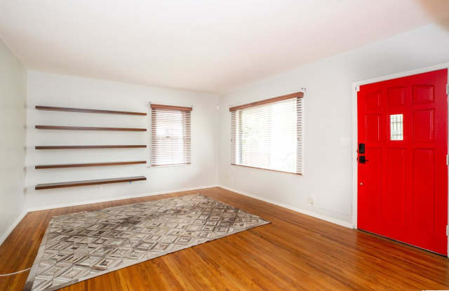 11069 Tiara Street Gallery 4