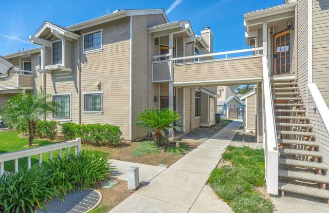 Gated 2BR Condo with Pool Views Gallery 1