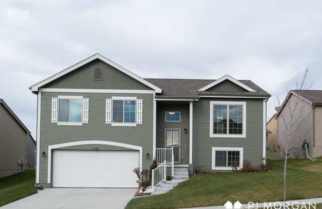 3 bedroom, 2 bathroom House For Lease photos photos