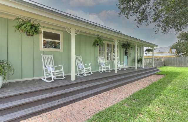 718 N Magnolia Street photos photos