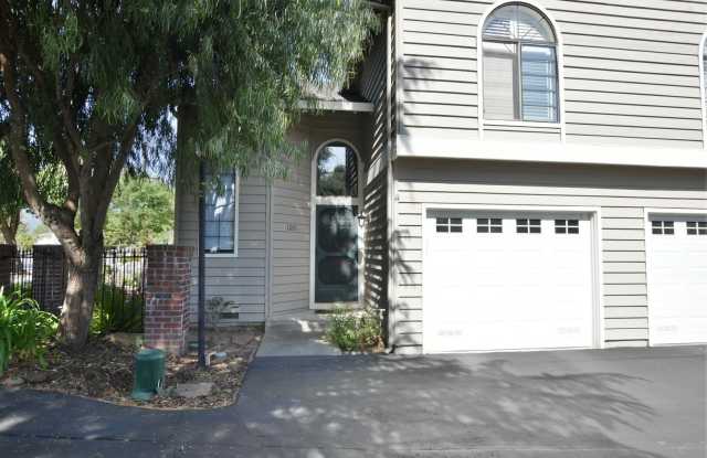 Chic Campbell End Unit Townhouse with 2 Bedrooms, Loft & 2.5 Baths photos photos